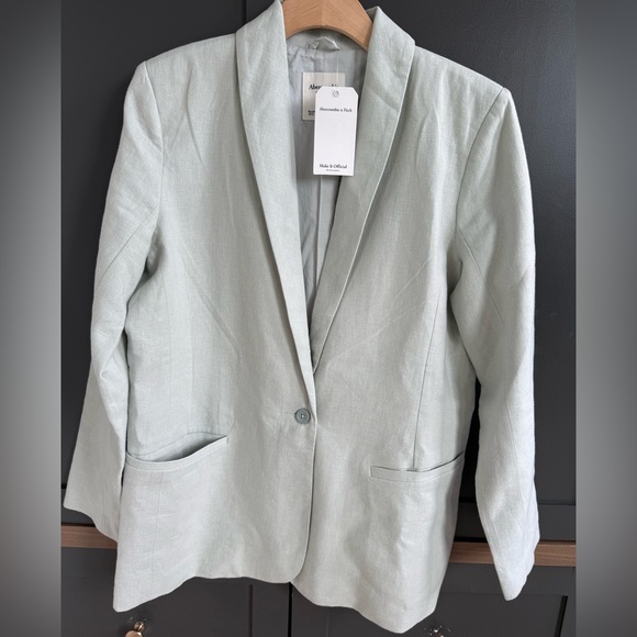 Abercrombie & Fitch Jackets & Blazers - NWT • Abercrombie & Fitch Linen Cotton Light Green Blazer • M